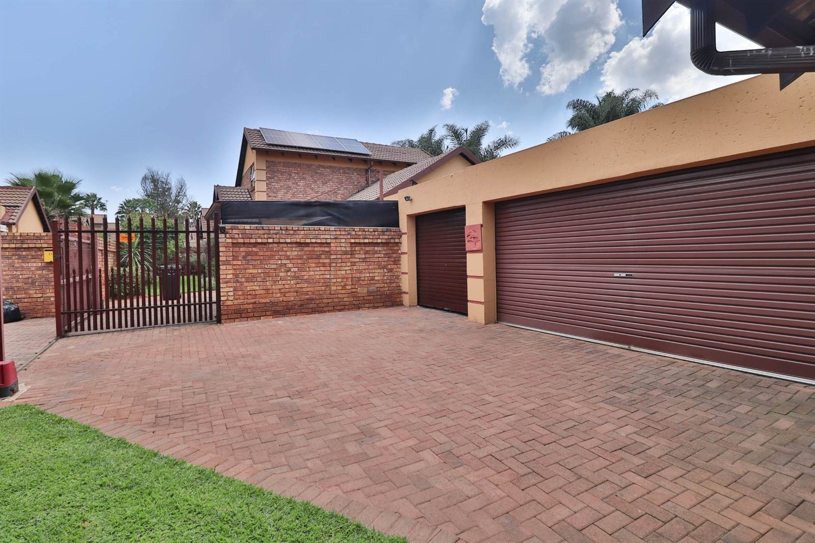 3 Bed House in Glen Marais photo number 4