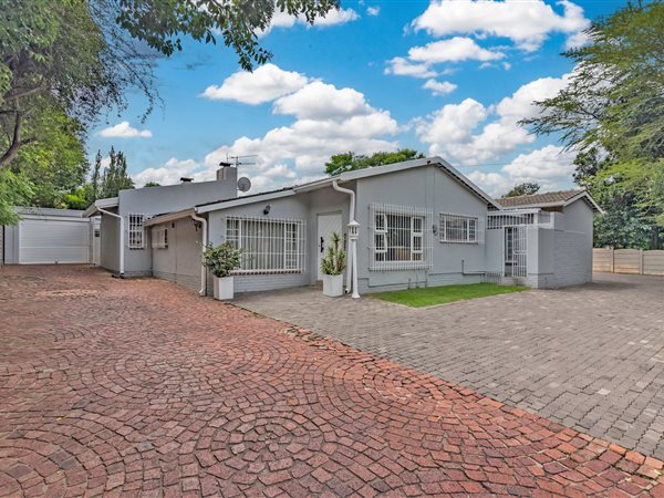 4 Bedroom House 4 Bedroom House