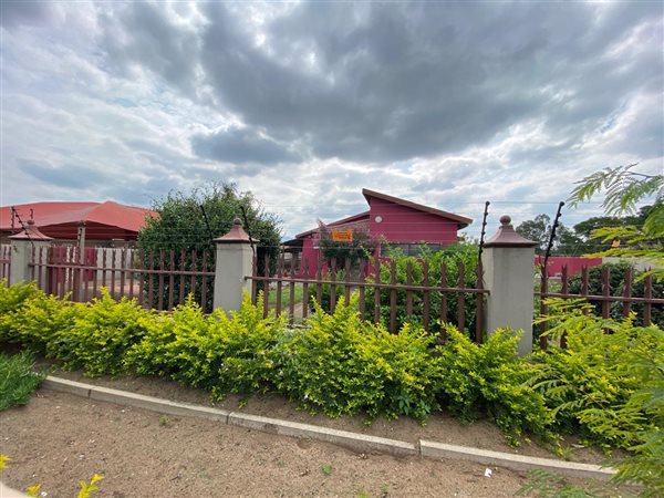 3 Bed House in Lennoxton