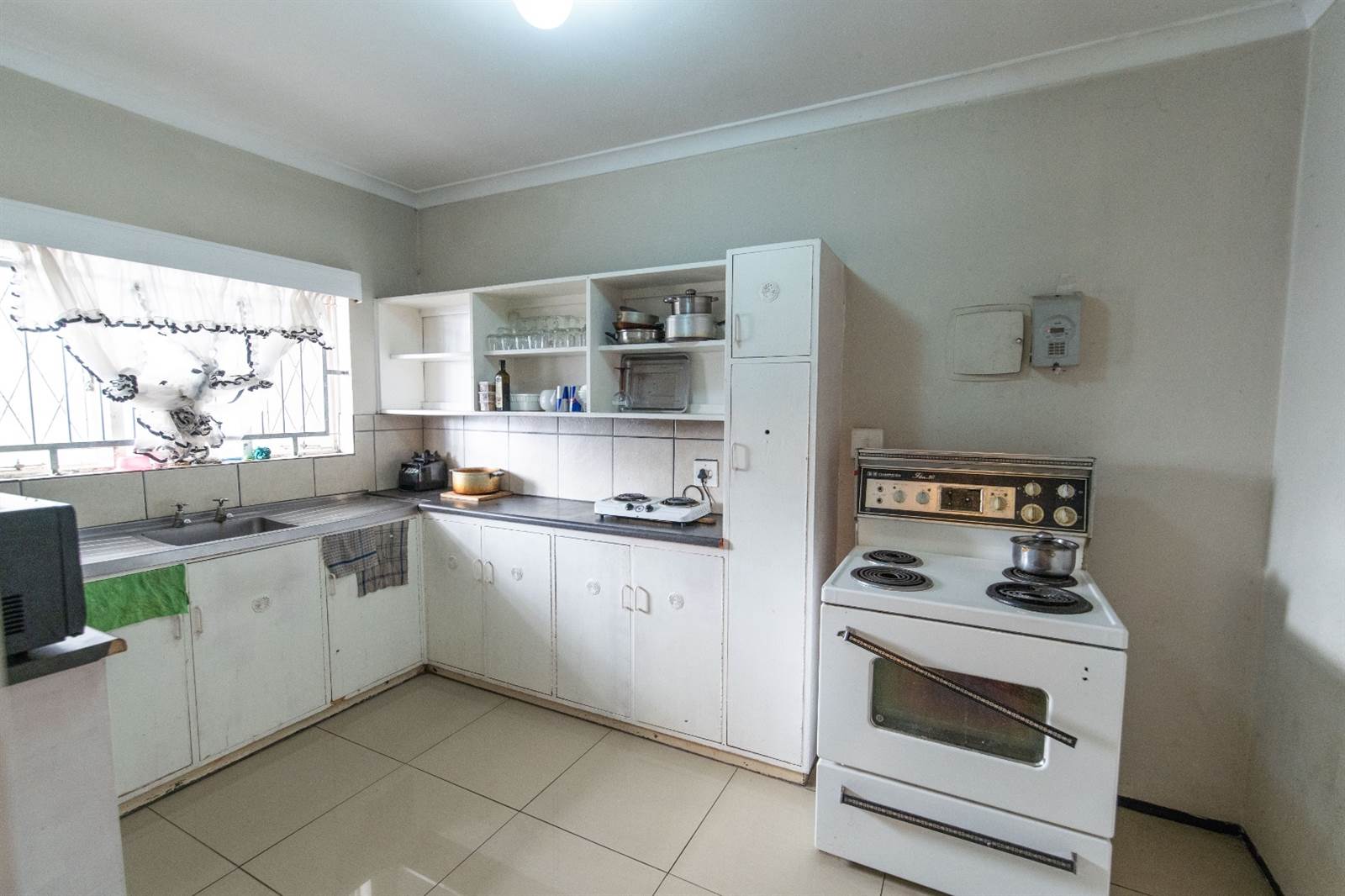 2 Bed Apartment in Port Elizabeth Central photo number 1