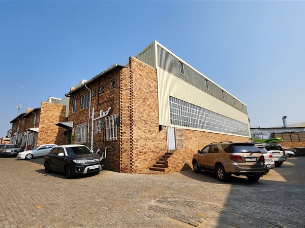 353  m² Industrial space