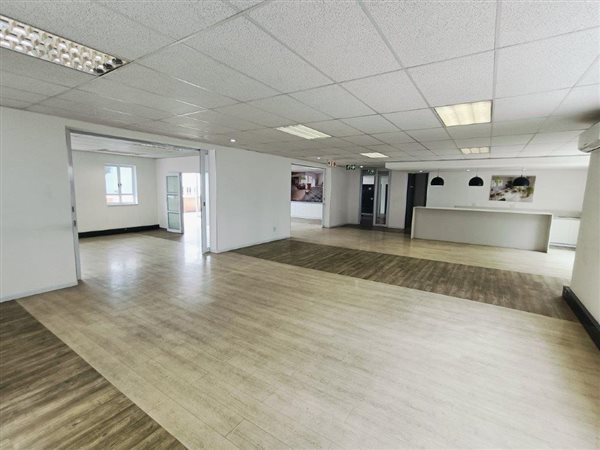 1 224  m² Commercial space