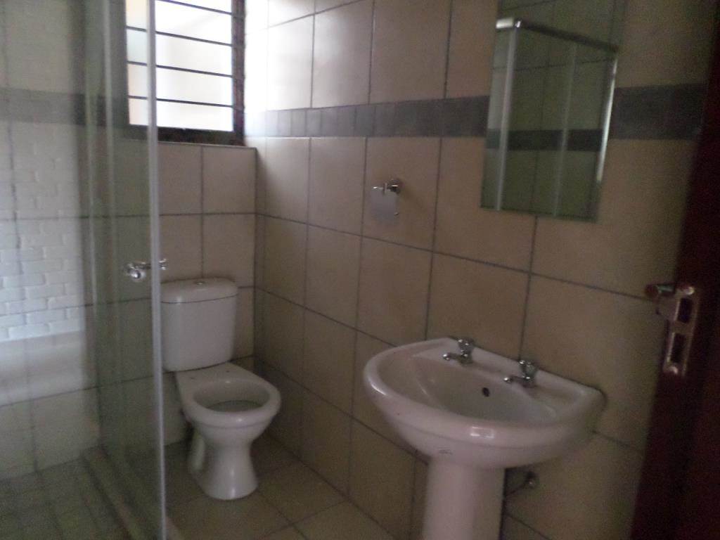 2 Bed Townhouse in Vryburg photo number 10
