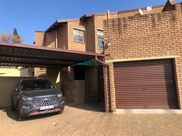 3 Bedroom Duplex 3 Bedroom Duplex