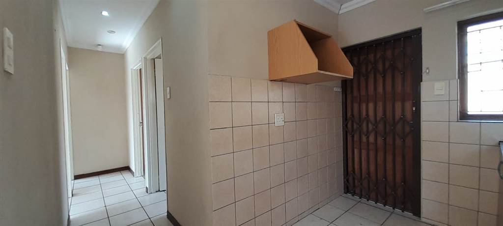 3 Bed Townhouse in Highveld Park photo number 5