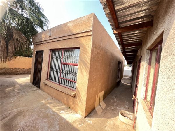 8 Bed House in Soshanguve