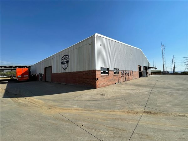 870  m² Industrial space