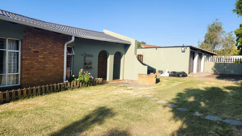 5 Bed House in Secunda photo number 2