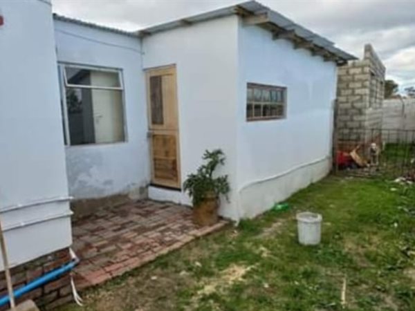 7 Bed House in Parsons Vlei