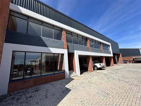 910  m² Industrial space