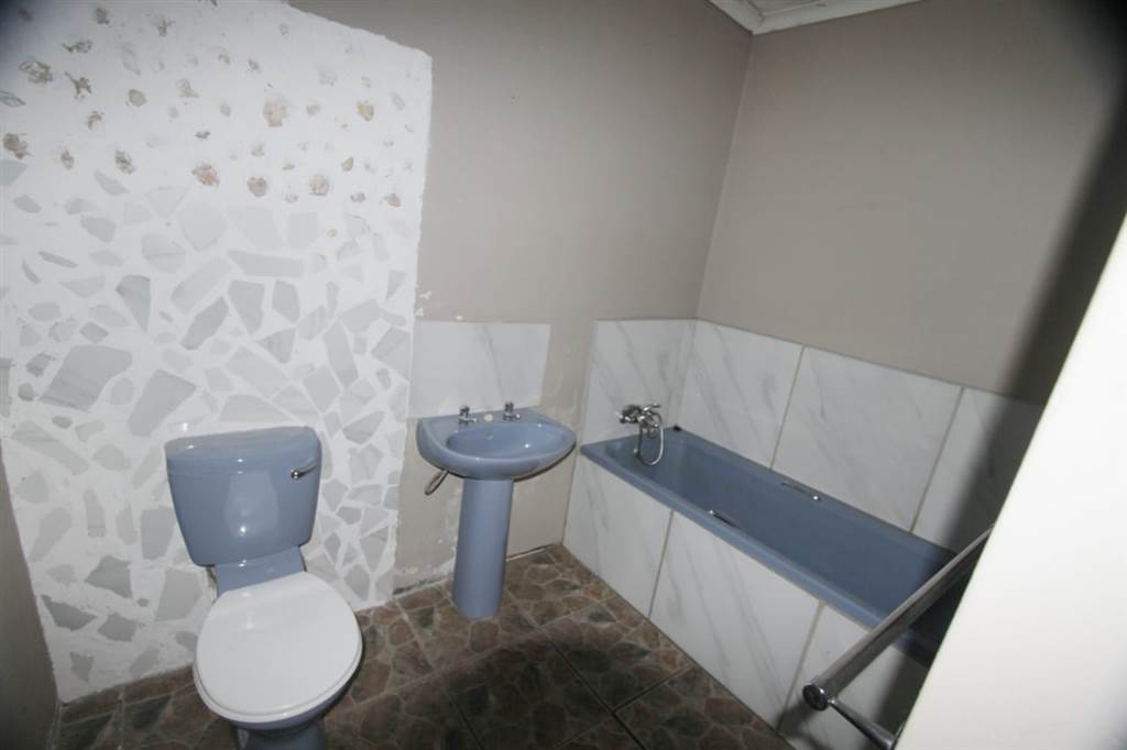 3 Bed House in Ermelo photo number 11