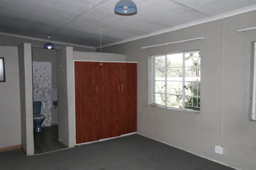 3 Bed House in Ermelo photo number 10