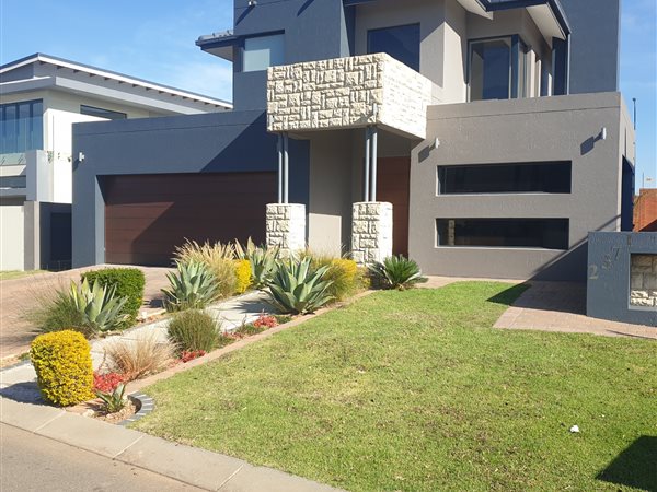 5 Bedroom House 5 Bedroom House