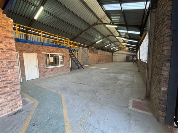 324  m² Industrial space