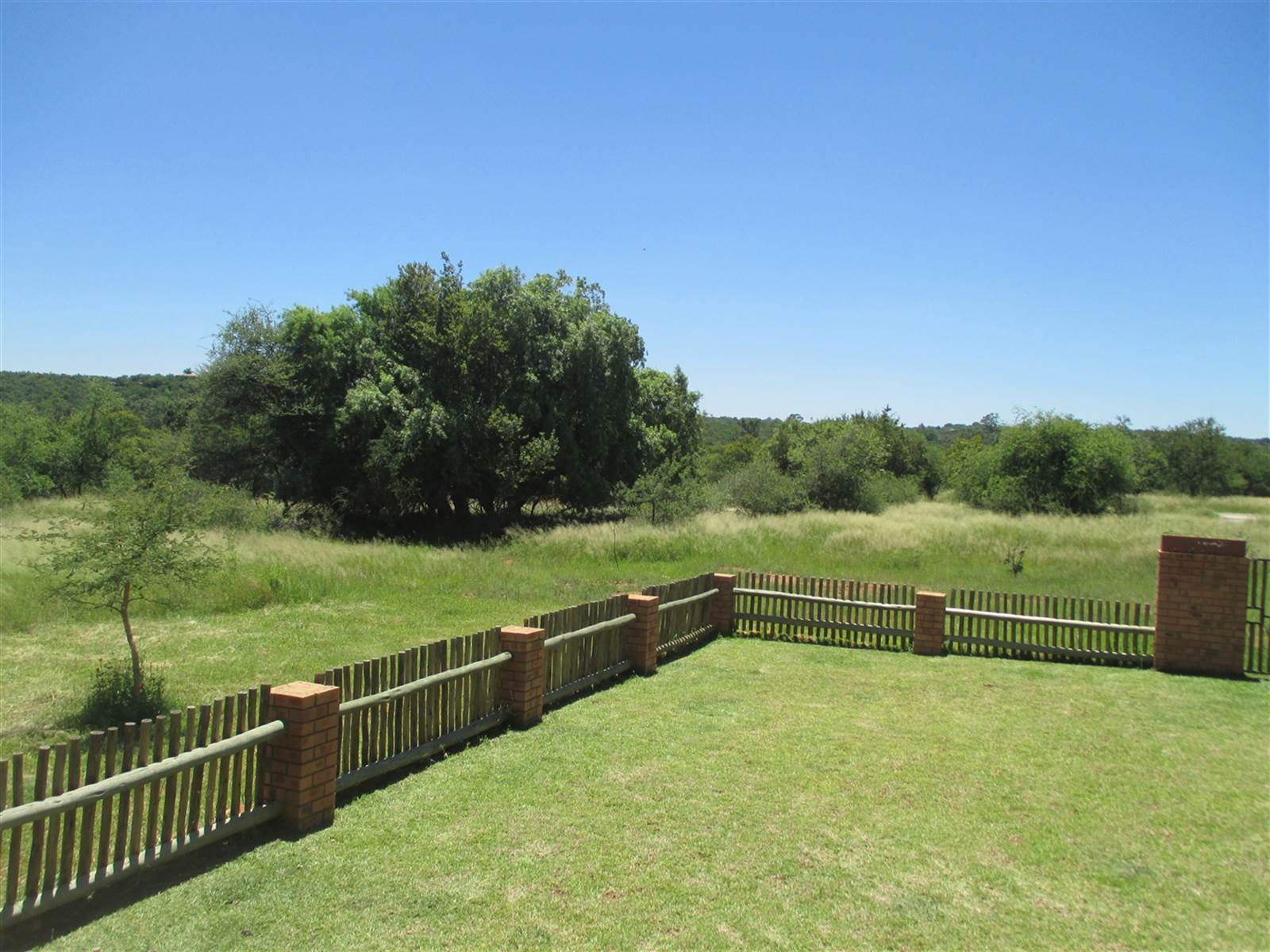 5 Bed House in Leeuwfontein Estate photo number 4
