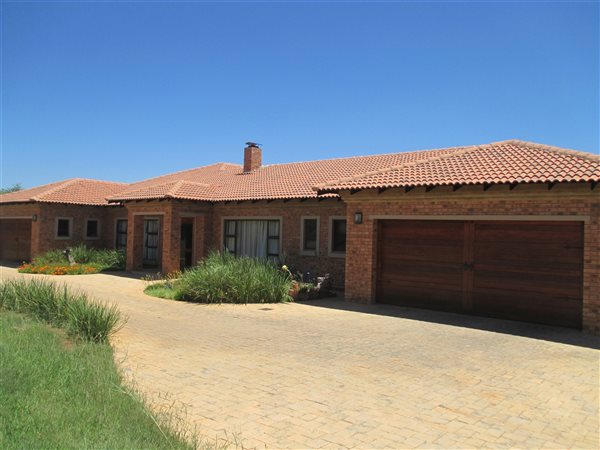 5 Bed House in Leeuwfontein Estate