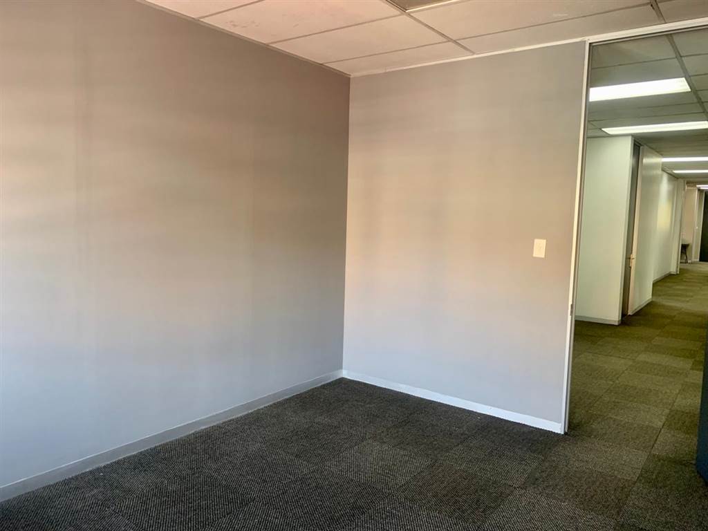 190  m² Office Space in Craighall Park photo number 27