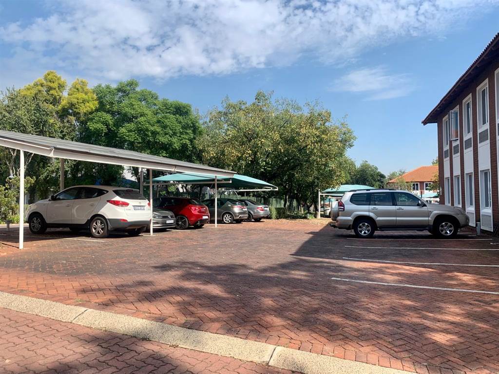 190  m² Office Space in Craighall Park photo number 4