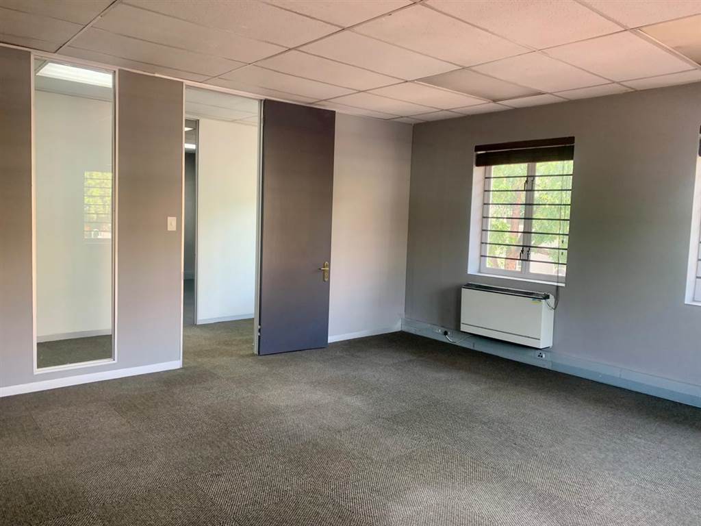 190  m² Office Space in Craighall Park photo number 20