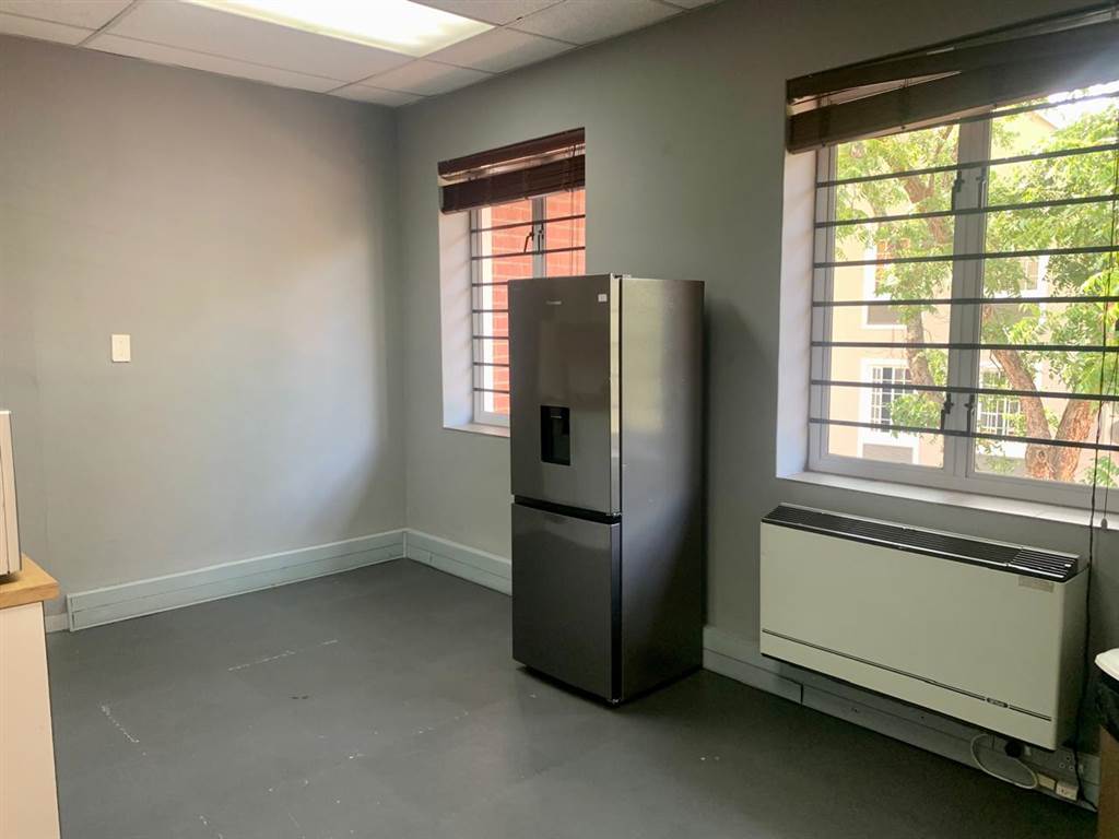 190  m² Office Space in Craighall Park photo number 9