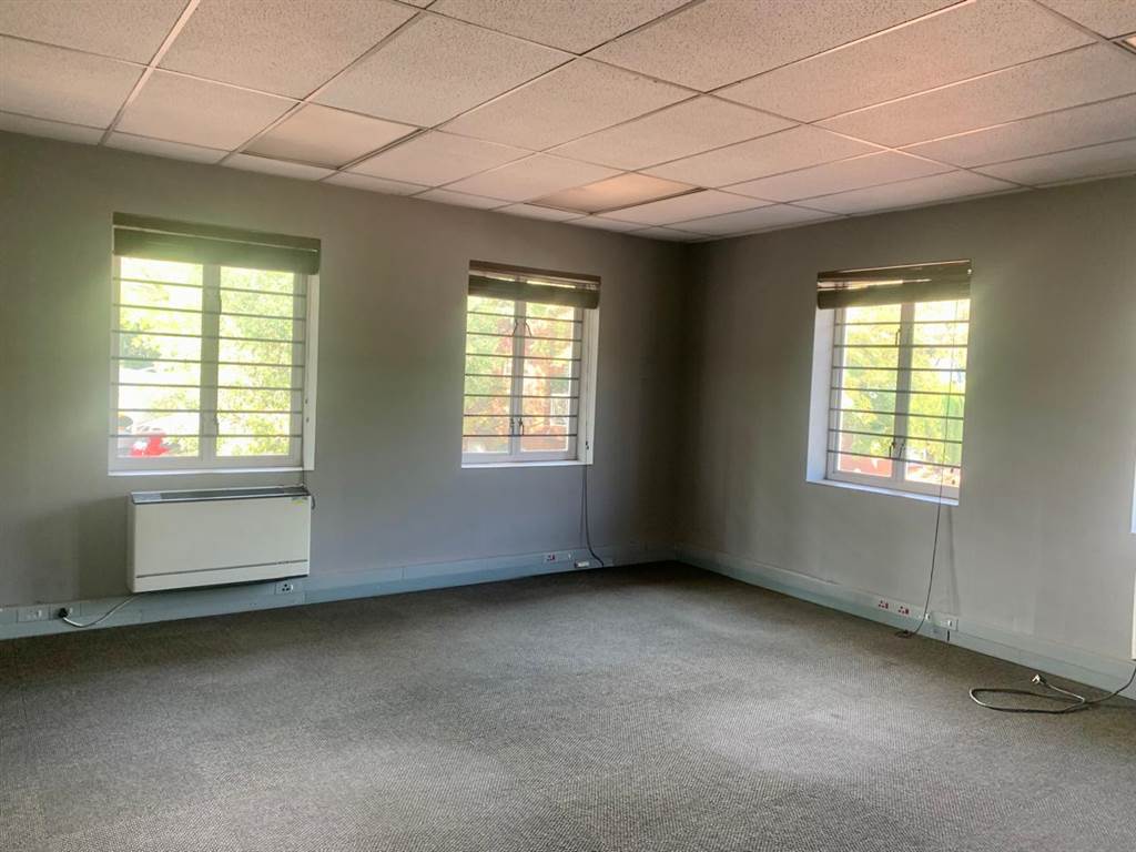 190  m² Office Space in Craighall Park photo number 19