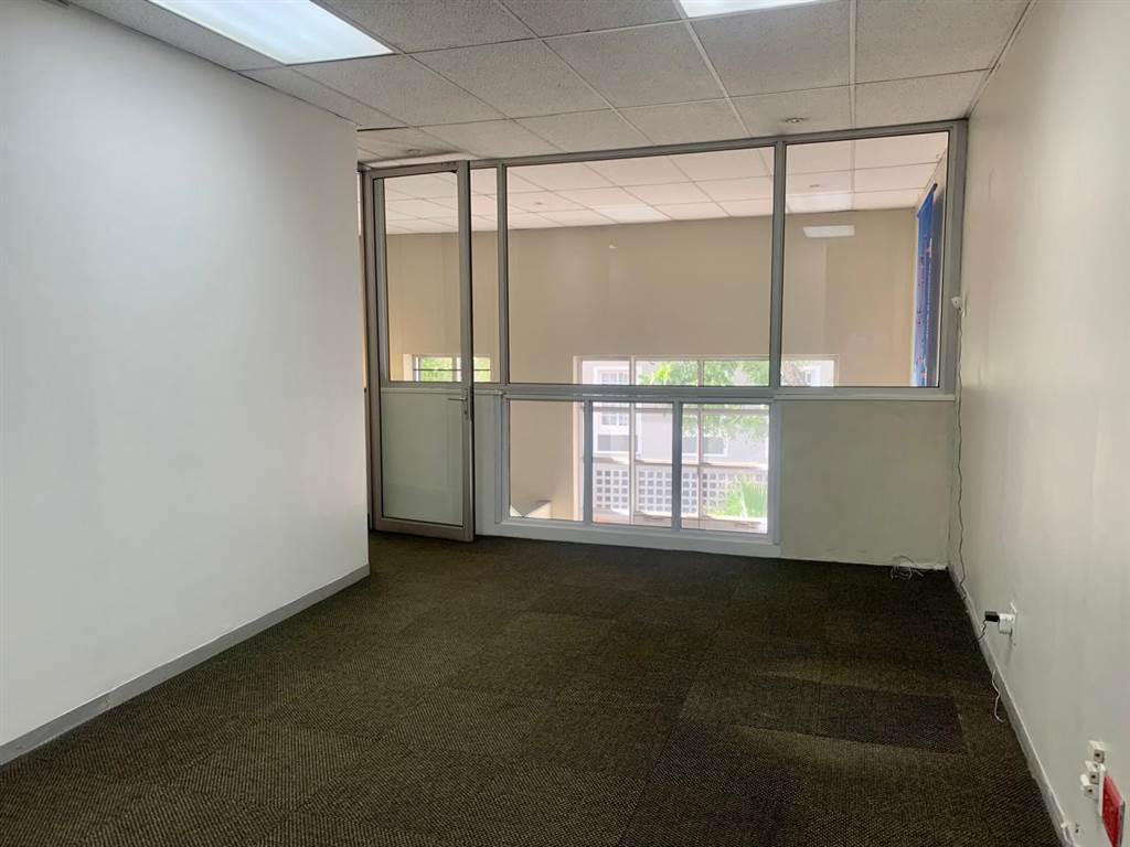 190  m² Office Space in Craighall Park photo number 13