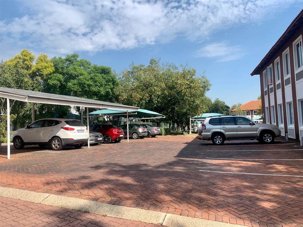 190  m² Office Space in Craighall Park photo number 5