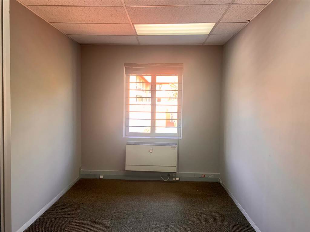 190  m² Office Space in Craighall Park photo number 25