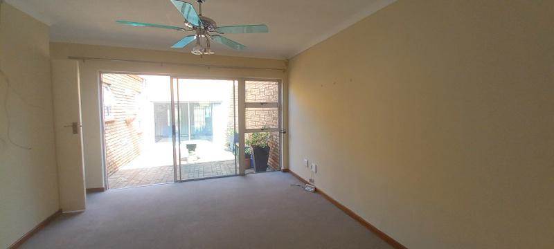 3 Bed Townhouse in Montrose photo number 22