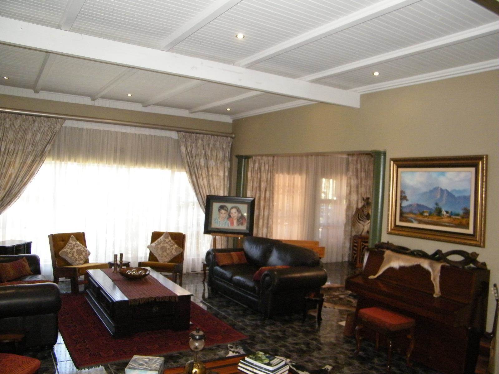 6 Bed House in Reyno Ridge photo number 6