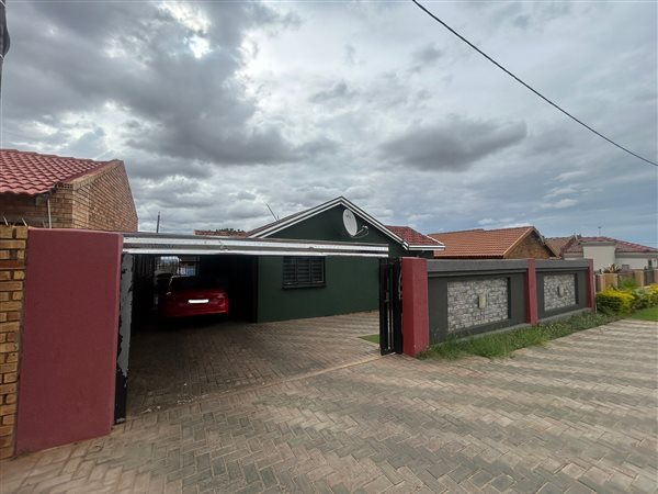 3 Bedroom House 3 Bedroom House