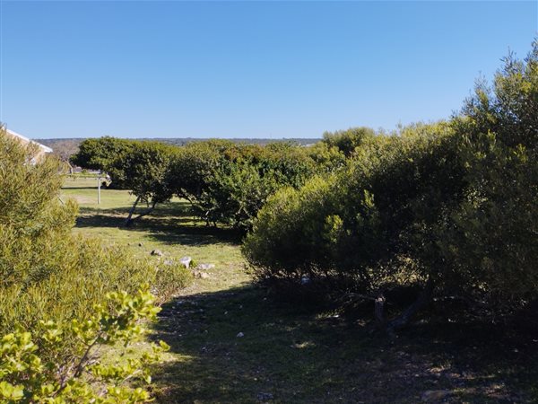 828 m² Land