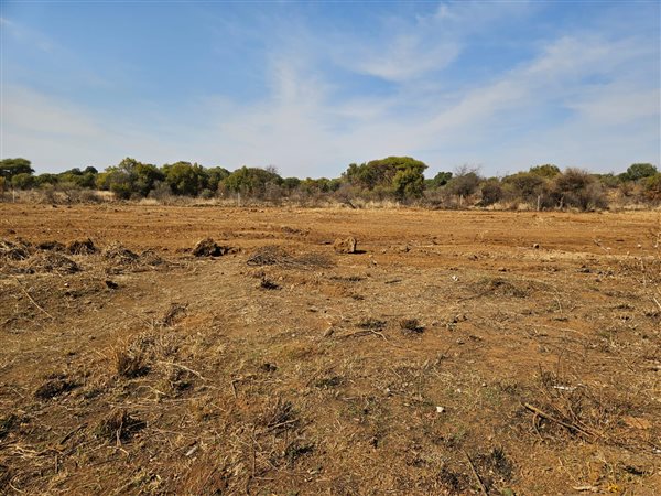 876 m² Land available in Zeerust