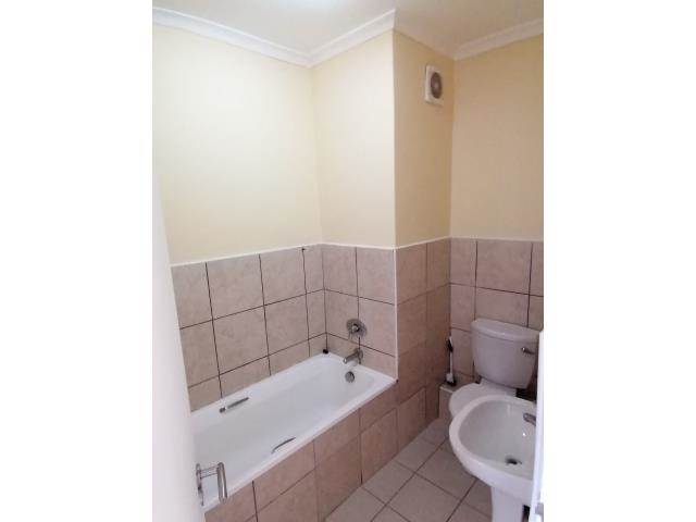 2 Bed Apartment in Winklespruit photo number 13