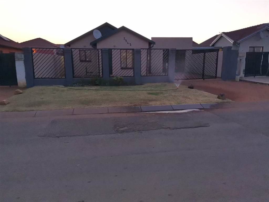 3 Bed House in Leondale photo number 3