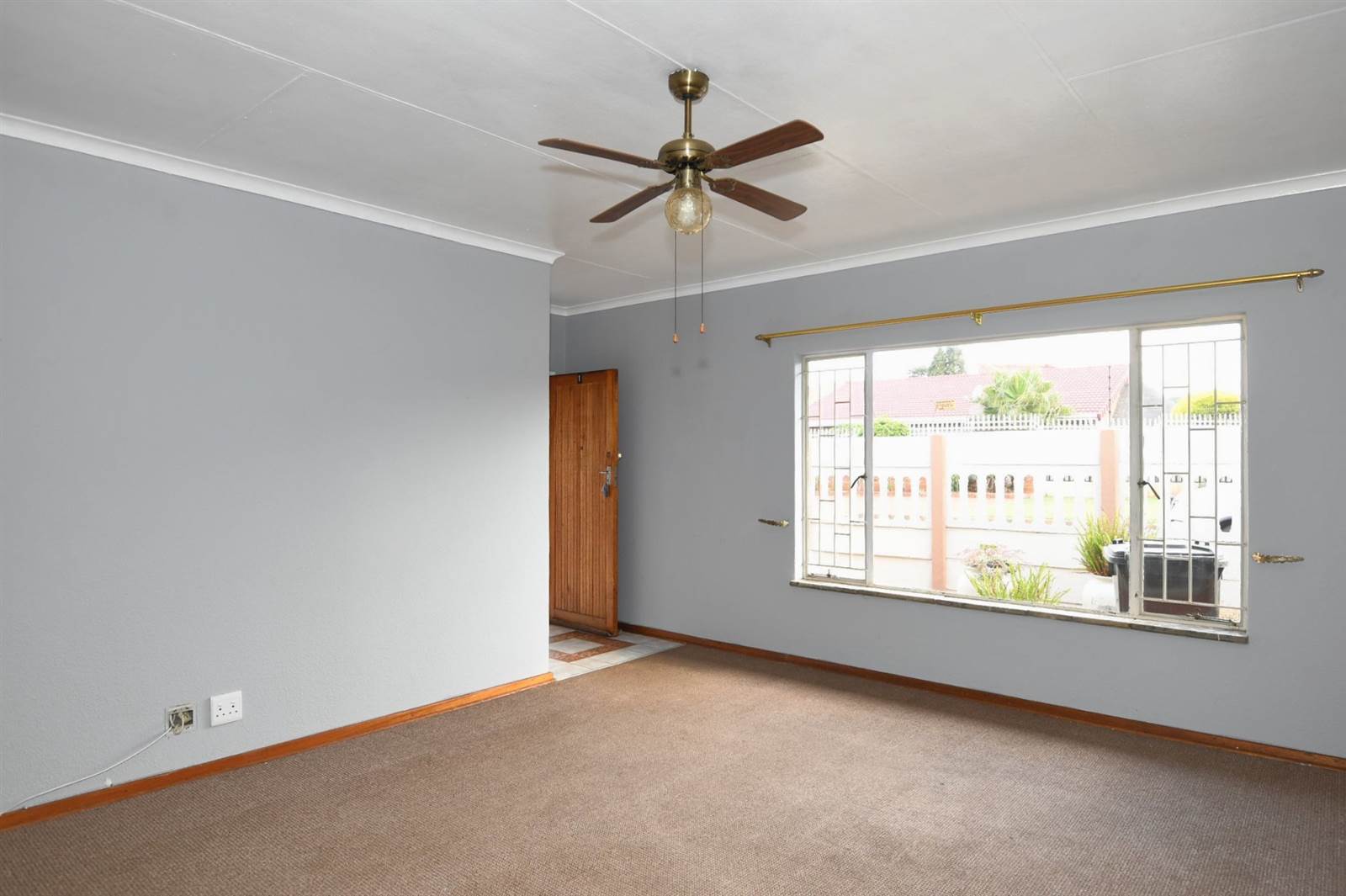2 Bed Townhouse in Casseldale photo number 6