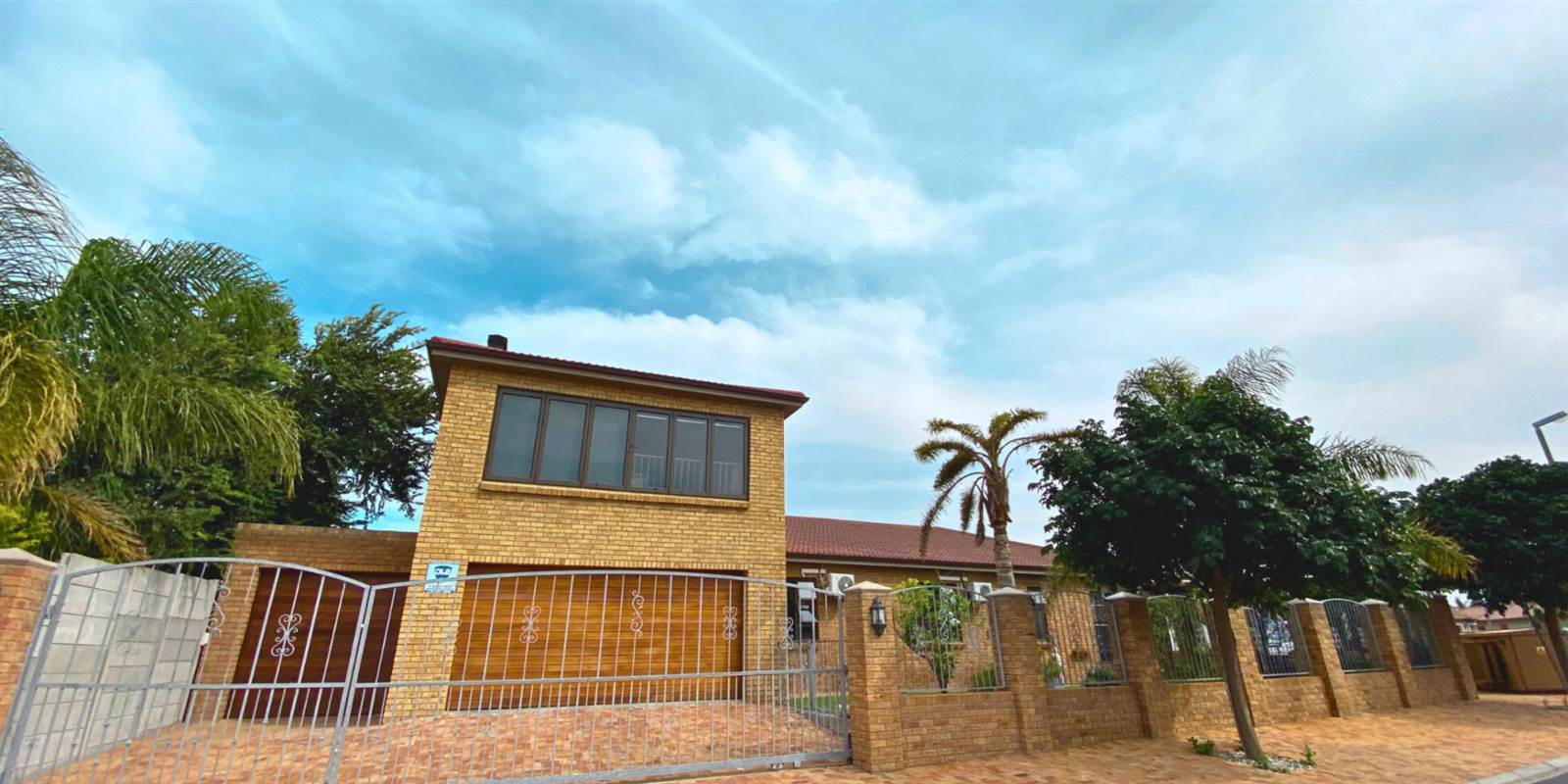 4 Bed House in Brackenfell Central photo number 1