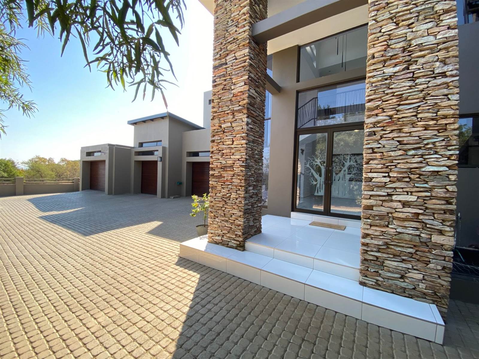 4 Bed House in Seasons Lifestyle Estate photo number 3