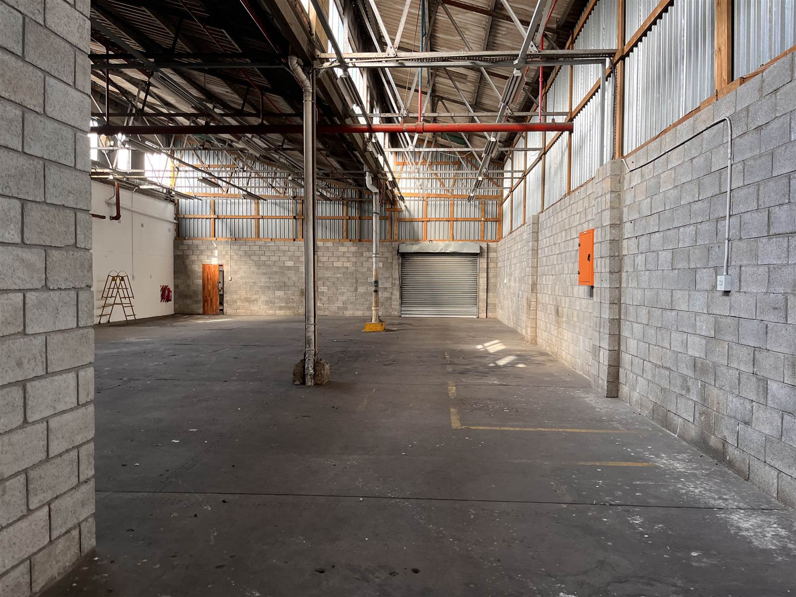 388  m² Industrial space in North End photo number 4