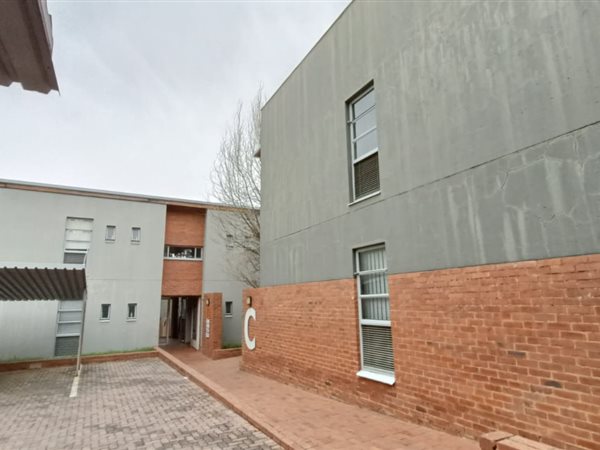 123  m² Commercial space