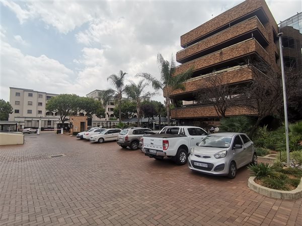 109  m² Commercial space in Bedfordview