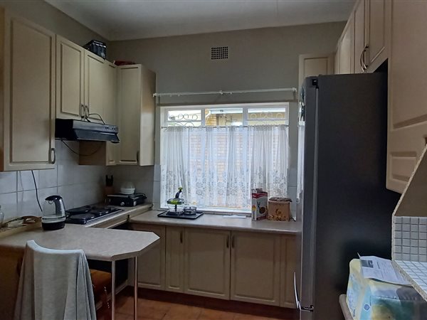 4 Bedroom House 4 Bedroom House