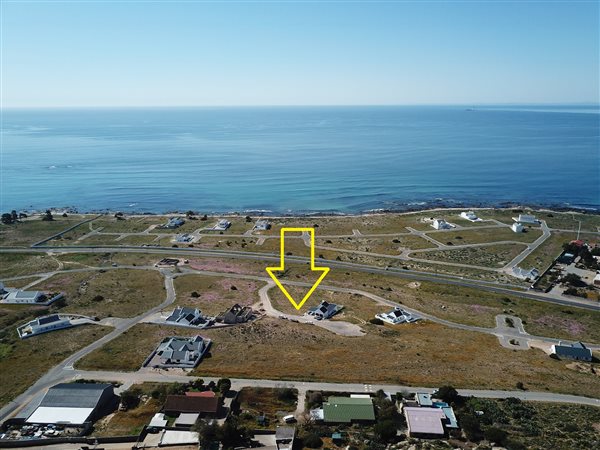 472 m² Land available in Da Gama Bay