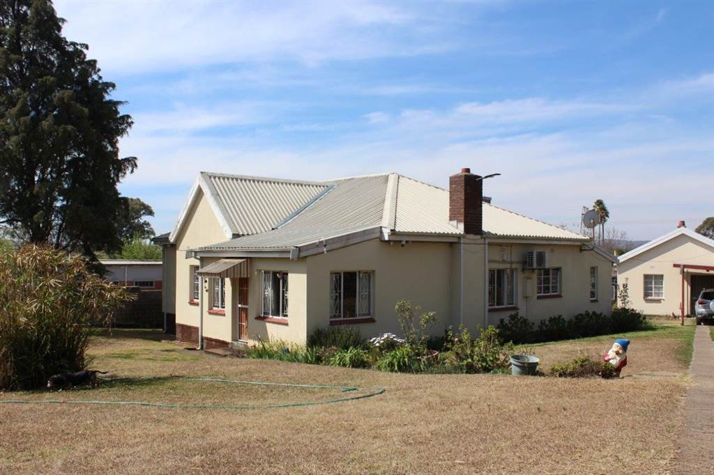 3 Bed House in Estcourt photo number 1