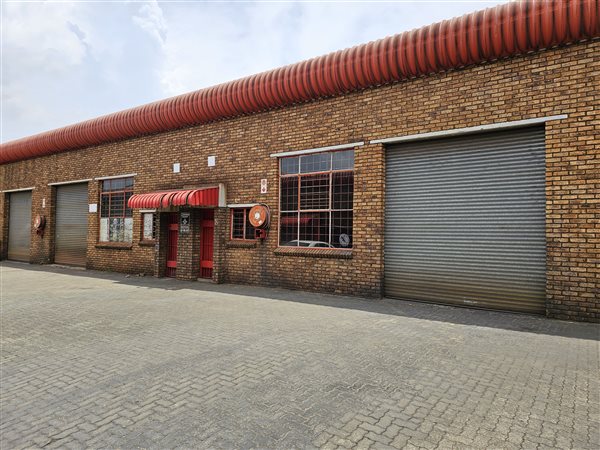 332  m² Industrial space