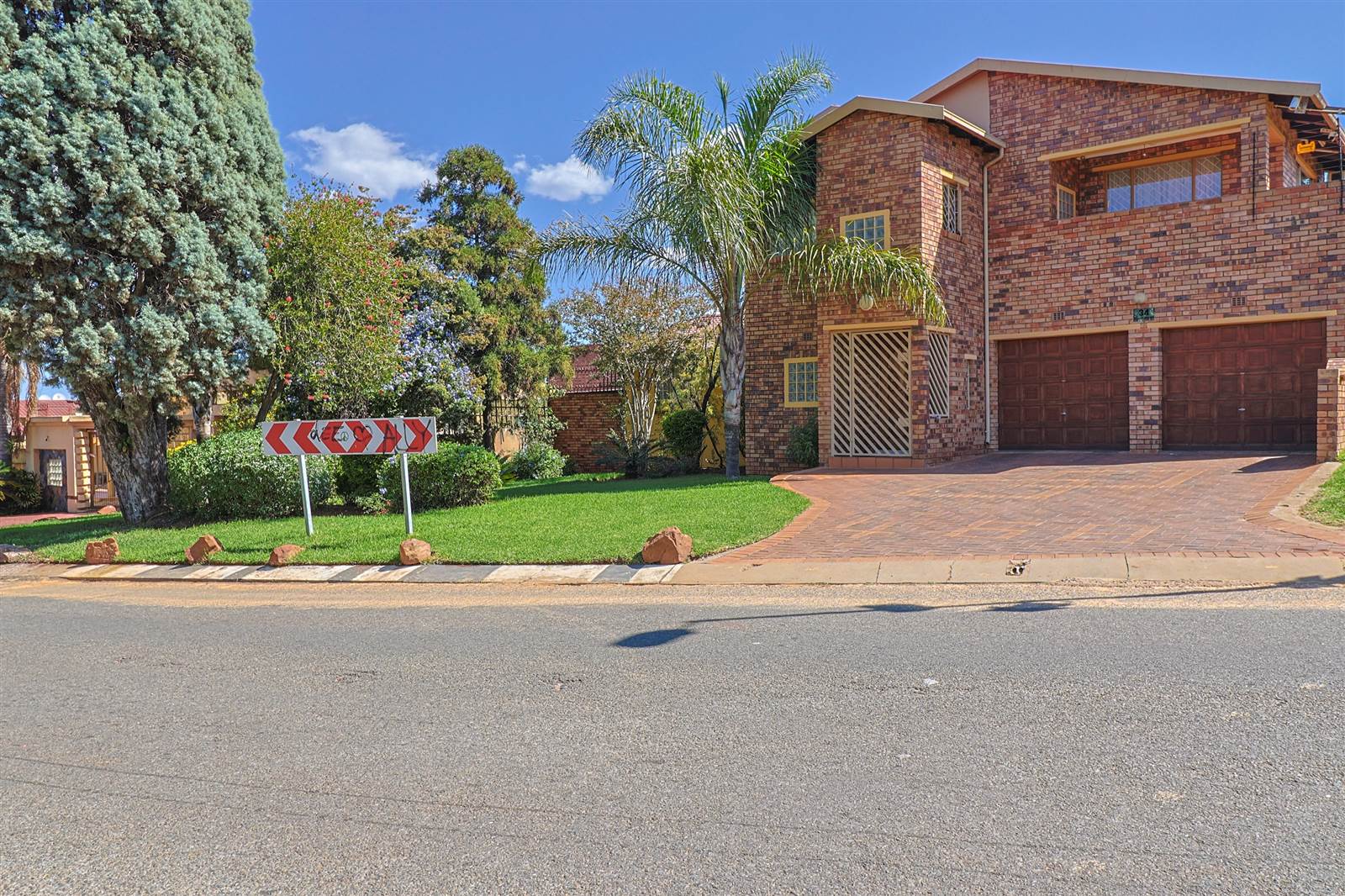 5 Bed House in Lenasia South photo number 25