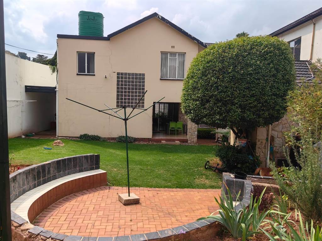 4 Bed House in Bezuidenhout Valley photo number 24