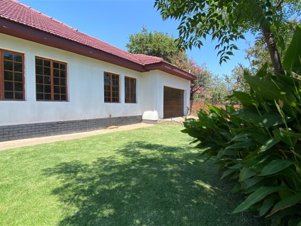 3 Bed House in Mondeor