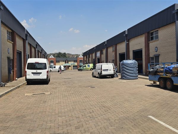 140  m² Industrial space