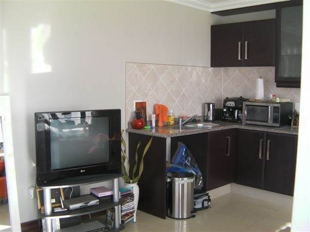 1 Bed Apartment in Umhlanga Ridge New Town Centre photo number 18
